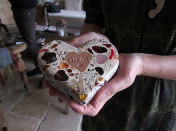 Pietra, carta, forbice. Il workshop di designer per il riuso dei materiali