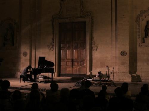 Per un intervallo contemporaneo al pianoforte di Massimo Carrieri 