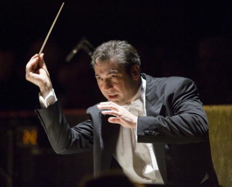 Il Maestro Nicola Luisotti saluta il Teatro San Carlo di Napoli da direttore musicale con la direzione de "Il Trovatore" 