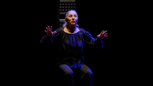 Nella Giornata Mondiale del Teatro, Daria Paoletta a Ceglie Messapica per l'esordio di "Maledetta Primavera"