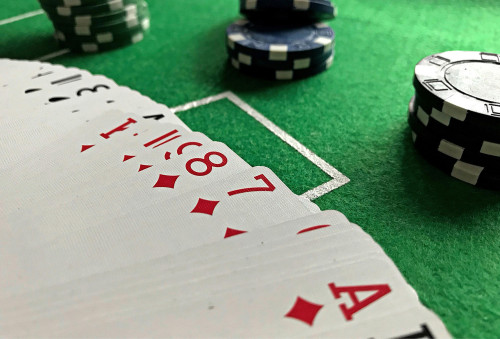 Cosa dovresti sapere prima di giocare a poker online 