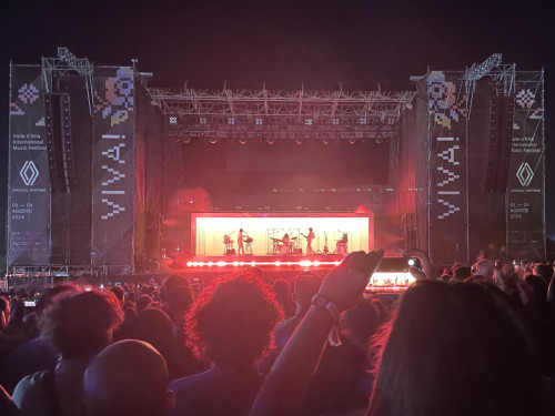 VIVA! Festival 2024 ospita AIR e UNDERWORLD in Valle d'Itria per un'esperienza memorabile