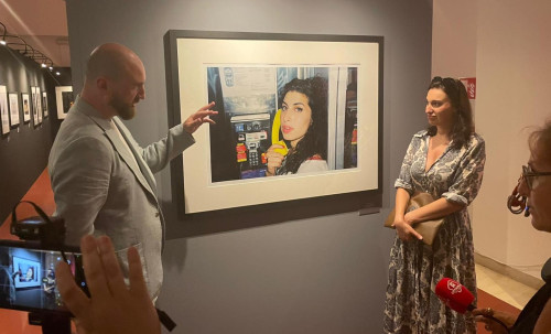 “Amy Winehouse Before Frank” di Charles Moriarty al MArTA per Medimex 2025