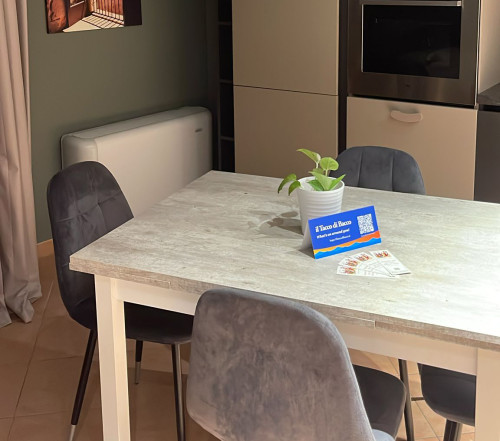 Espositori gratuiti per hotel, B&B e case vacanza: porta la cultura ai tuoi ospiti!