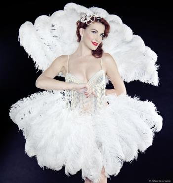 Serata Burlesque Con Vesper Julie