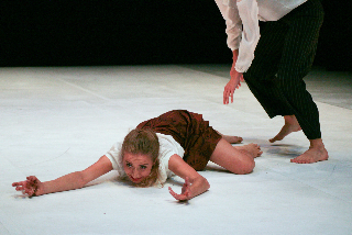 A Posto - Ambra Senatore con Caterina Basso e Claudia Catarzi