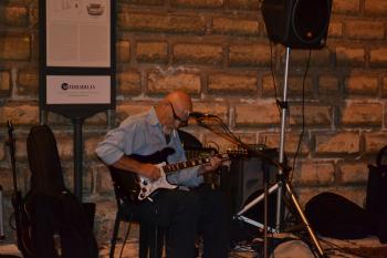 Sandro Corsi, Musica Dal Vivo