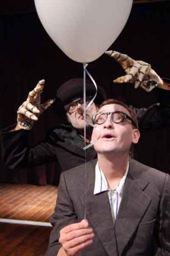 Storia di un uomo e della sua ombra (mannaggia 'a mort)