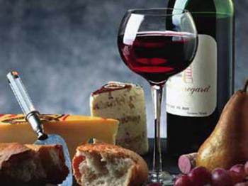 Il Giro D'italia Con Un Calice Di Vino.