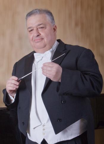 Il direttore Lior Shambadal tra il concerto con la Tito Schipa e il soprano Nila Masala