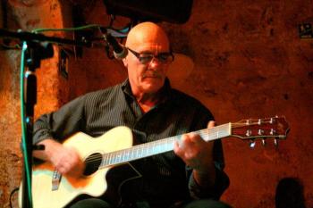 Live Music: Sandro Corsi 