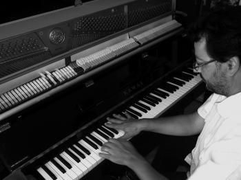 Admir Shkurtaj in Mesimér - concerto per piano solo