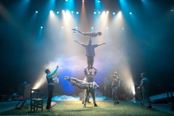 Clown, Acrobati e Giocolieri dell'Est a Teatri Uniti d'Italia