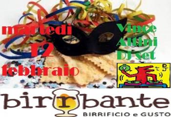 Martedì Grasso con il dj set di Vincenzo Altini 