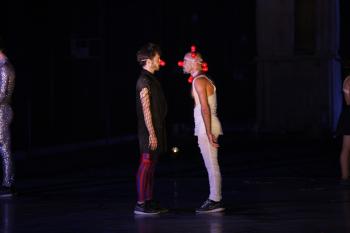 La Commedia: il circo straniante di Emio Greco
