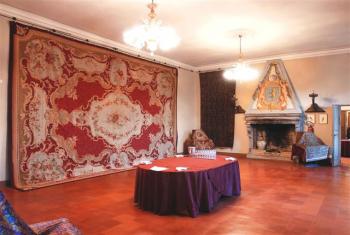 Rara collezione di arazzi e tappeti di Alta Epoca