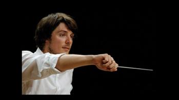 Matthieu Mantanus dirige l’Orchestra Schipa