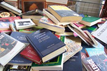 Donazione di libri alla Biblioteca aperta di Japigia