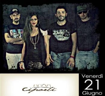 Scarlet Moon in concerto
