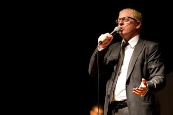Giuseppe Delre sings Cole Porter& the beat of a yearning desire 