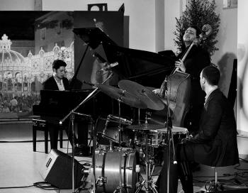 Emmet Cohen Trio in concerto per il Basilijazz