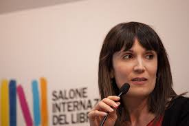 Noemi Cuffia presenta il suo romanzo Il metodo della bomba atomica