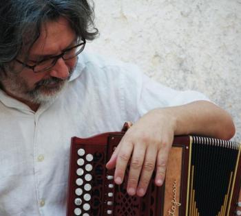 Donatello Pisanello presenta il suo nuovo lavoro discografico  "Sospiri e battiti"