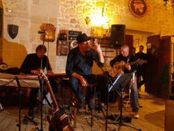 Max Vigneri e Piazza Indipendenza in Concert