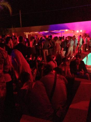 Paradise Night Scenarium