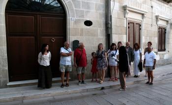 Visita guidata in costumi d'epoca a Castrignano dei Greci