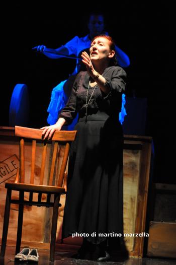 Teatro Le Forche presenta: Dall'altra parte della terra, con Francesca Argentiero