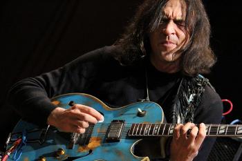 AnimaVerso – Percorsi Sonori Tra Terra e Mare: Antonio Onorato  concerto al Tramonto