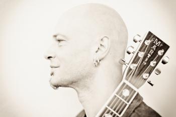 Finaz from Bandabardò presenta Guitar Solo