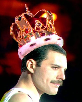 Hammer to Fall live Show....happy Birthday Freddie! - Festa in Maschera