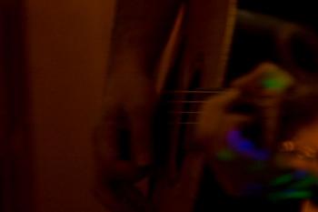 Concerto di chitarra acustica fingerstyle