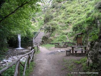 Heartstrings Escursione_Scendendo lungo la Valle delle Ferriere sino ad Amalfi