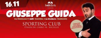Lo spettacolo di cabaret di Giuseppe Guida allo Sporting club di Bisceglie