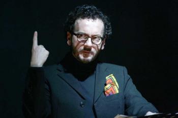 In pantaloni rosa e garofano verde con Roberto Azzurro e Carlo Finelli