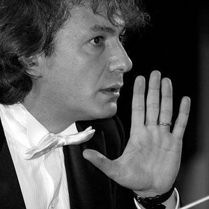 Salvatore Sica dirige a Santa Croce il Concerto di Natale