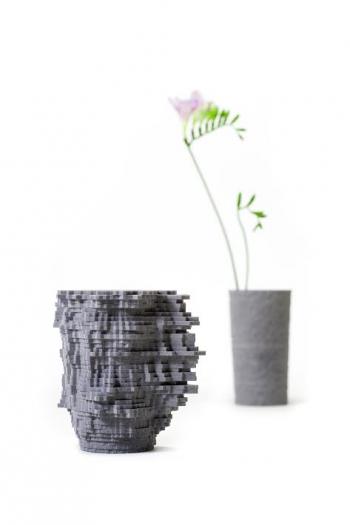 SHAPES iN PLAY presentano What you get is what you give?