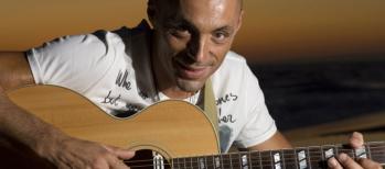 Concerto speciale per tre chitarre con Alex Britti. Special guest: Finaz e Fausto Mesolella (Sold Out)
