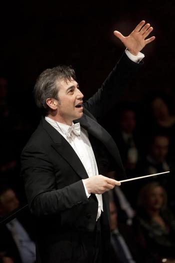Luisotti sul podio per il nuovo appuntamento della Stagione Sinfonica