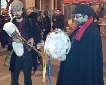 Zampognari e ronda di musica popolare