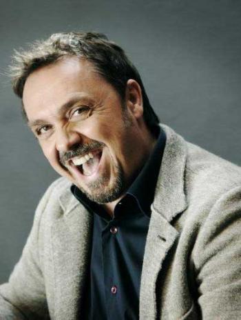 Gabriele Cirilli in Lui e Lei