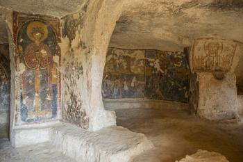 Trekking tra le chiese rupestri di Mottola