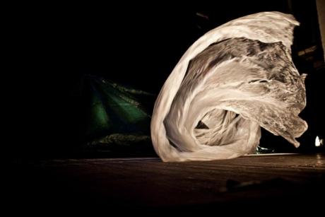 L´ISOLA - dove la plastica prende vita di e con Pia Wachter, Daria Paoletta e Mirko Lodedo