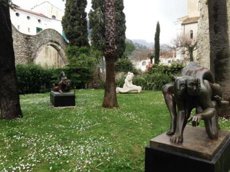Le sculture di Alba Gonzales in mostra: “Amor Maris - I miti scolpiti”