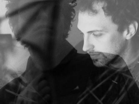Kinky Atoms in concerto