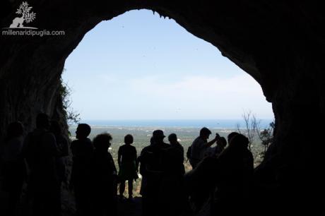 Escursione verso la Grotta dei Millenari lungo sentieri panoramici