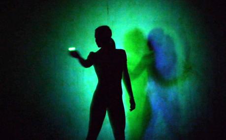 Aspettando la luce: 12 ore no stop di poesia, danza, musica e teatro